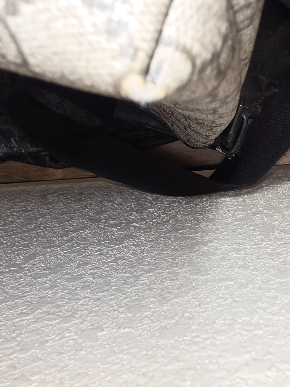 Gucci Shoulder/Messenger Bag GG Supreme